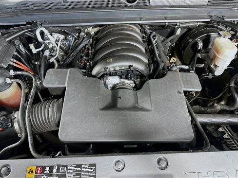 Used 2019 Chevrolet Suburban Premier image 33