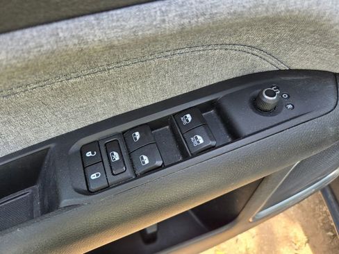 Certified 2024 Jeep Compass Latitude image 19