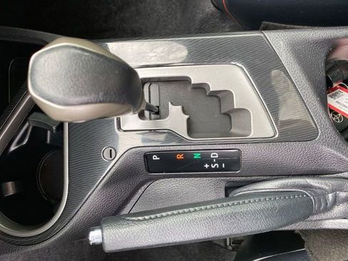 Used 2016 Toyota RAV4 SE image 19