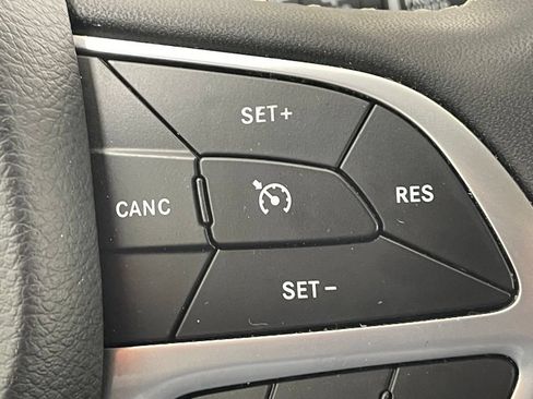 Used 2024 Chrysler Voyager LX FWD image 20