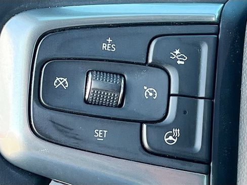 Used 2025 Chevrolet Silverado 1500 LT AWD/4WD image 10