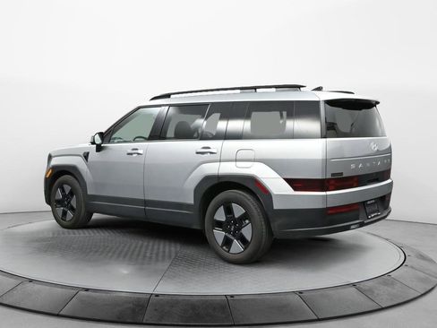Used 2025 Hyundai Santa Fe SEL image 4