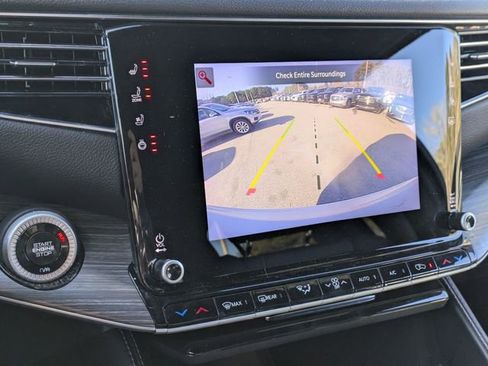 Used 2024 Jeep Wagoneer L Series III w/ Flexible Seating Group image 19