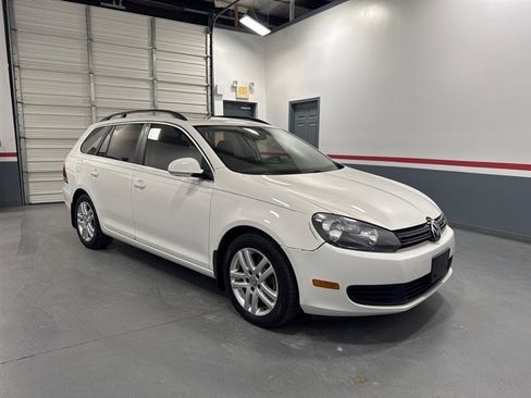 Used 2011 Volkswagen Jetta TDI FWD image 2