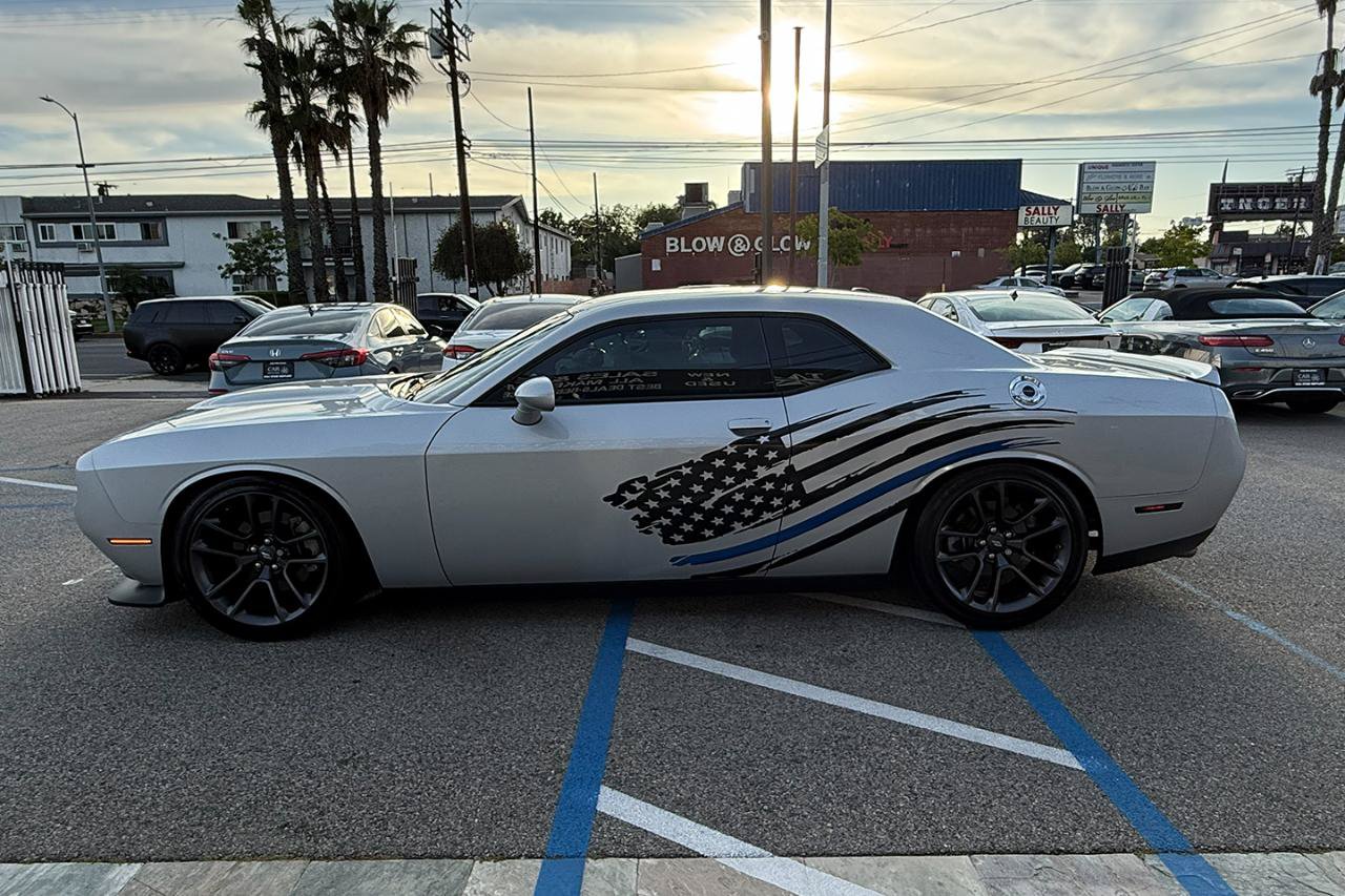 Used 2022 Dodge Challenger R/T RWD image 10