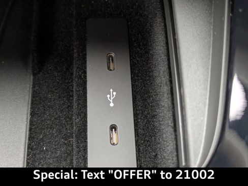 Used 2025 Porsche Cayenne image 29