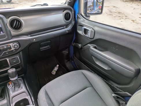 Used 2023 Jeep Gladiator Sport image 15