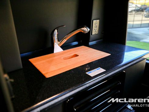 Used 2024 Mercedes-Benz Sprinter 3500 image 33