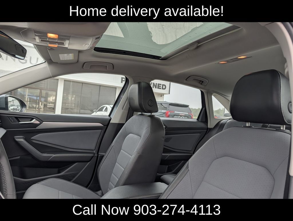 Used 2026 Volkswagen Jetta SE FWD image 28