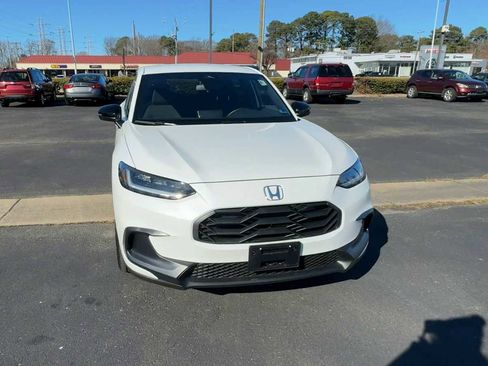 Certified 2025 Honda HR-V Sport image 3