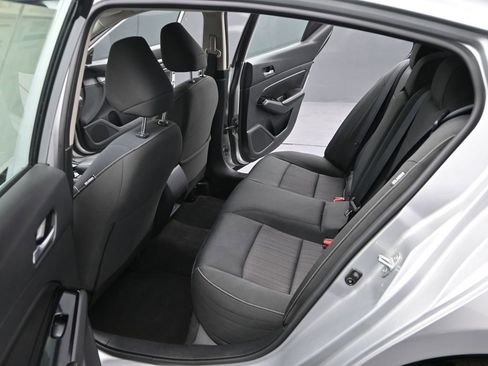 Used 2022 Nissan Altima 2.5 SV w/ SV Premium Package image 12