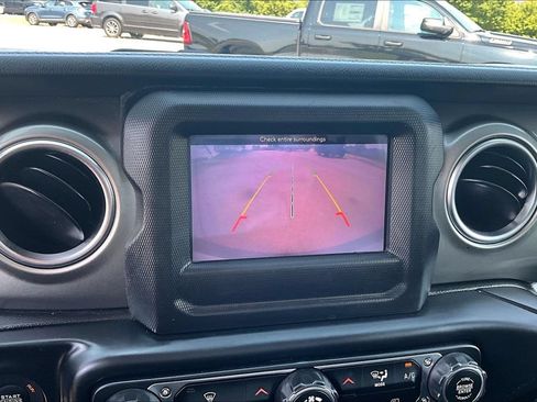 Used 2019 Jeep Wrangler Unlimited Sahara AWD/4WD image 20