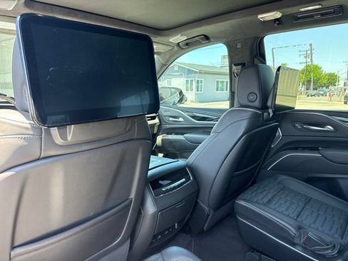 Used 2023 Cadillac Escalade V AWD/4WD image 11