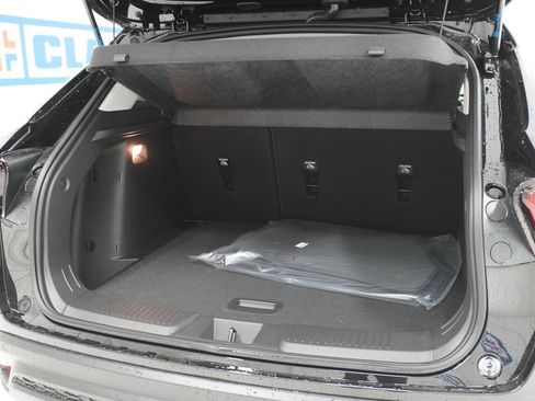 New 2026 Chevrolet Trax LT w/ Driver Confidence Package image 12