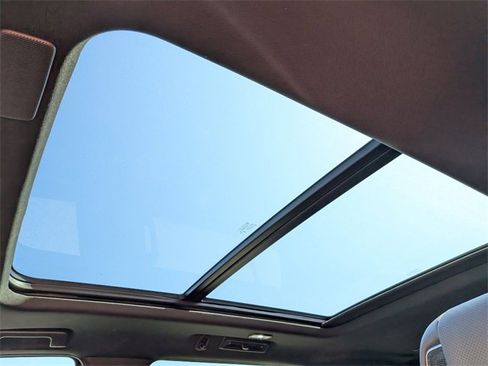 Used 2023 Cadillac Escalade Premium Luxury image 19