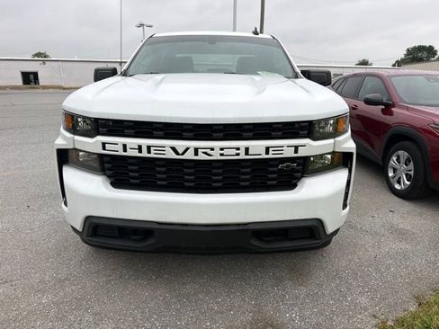 Used 2022 Chevrolet Silverado 1500 Custom RWD image 2