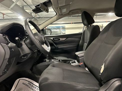 Used 2021 Nissan Rogue Sport S image 10