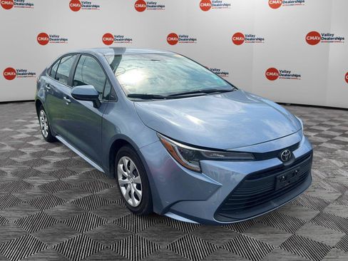 Used 2025 Toyota Corolla LE FWD image 6