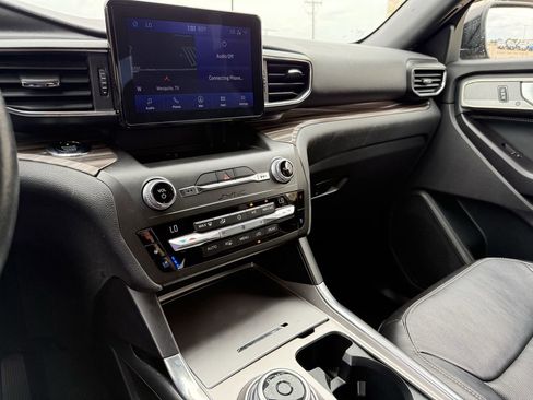 Used 2020 Ford Explorer Limited image 17