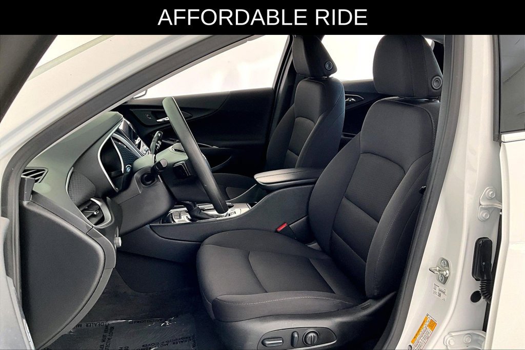 Used 2025 Chevrolet Malibu LT FWD image 32