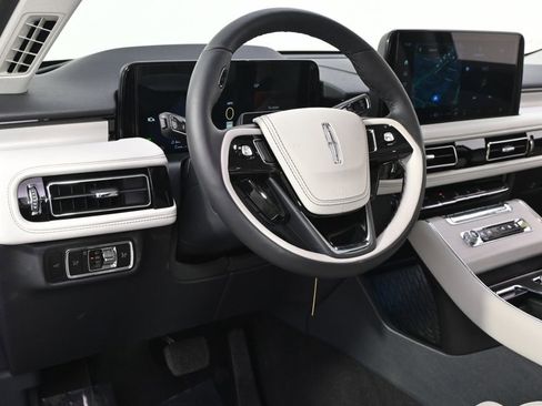 New 2026 Lincoln Aviator Reserve image 11