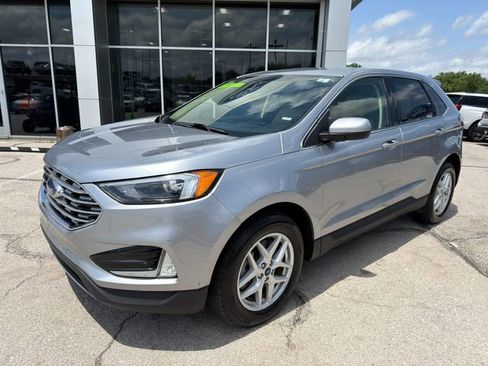 Used 2022 Ford Edge SEL w/ Convenience Package AWD/4WD image 3