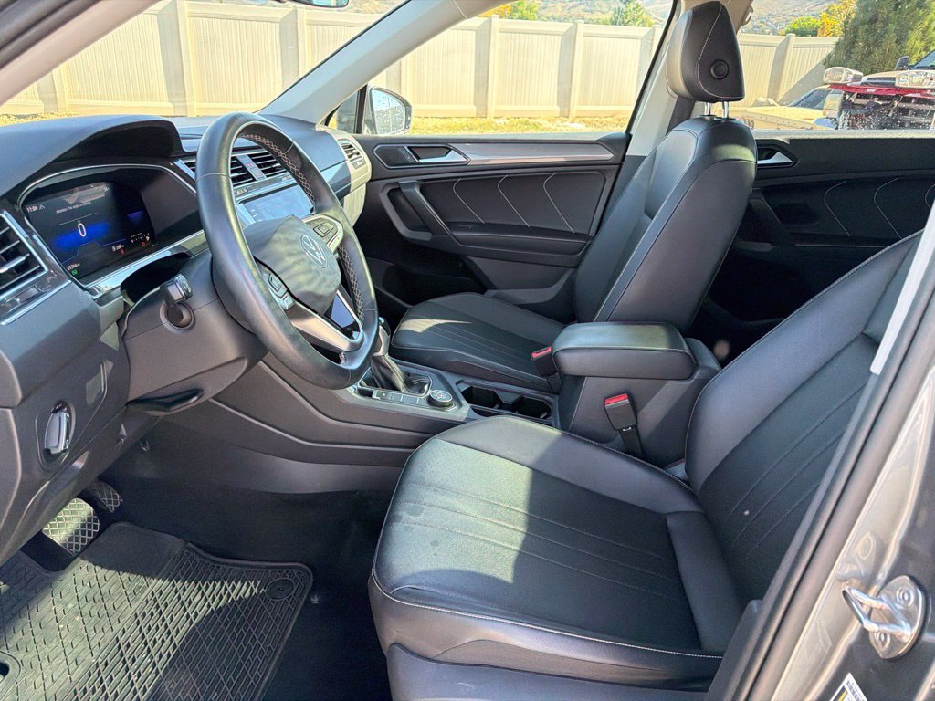 Used 2022 Volkswagen Tiguan SE AWD/4WD image 17