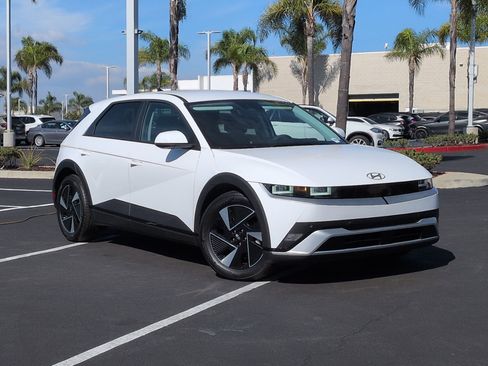 Used 2025 Hyundai Ioniq 5 SE image 2