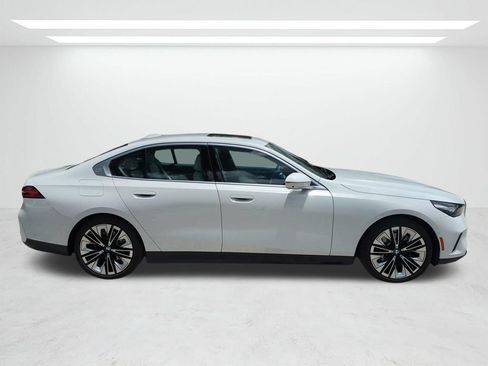 New 2026 BMW 530i w/ Premium Package RWD image 3