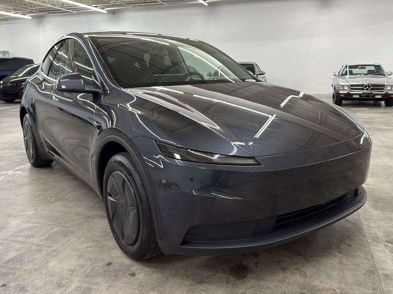 Used 2026 Tesla Model Y 2WD image 4