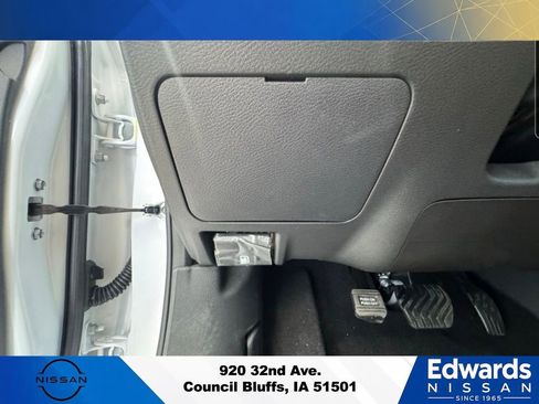 New 2025 Nissan Sentra SV w/ Trunk Package FWD image 23