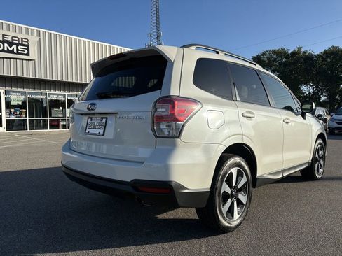 Used 2018 Subaru Forester 2.5i Premium image 3