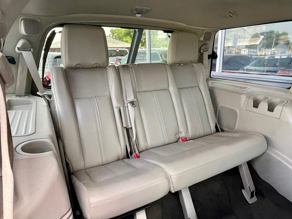 Used 2015 Lincoln Navigator 2WD image 36