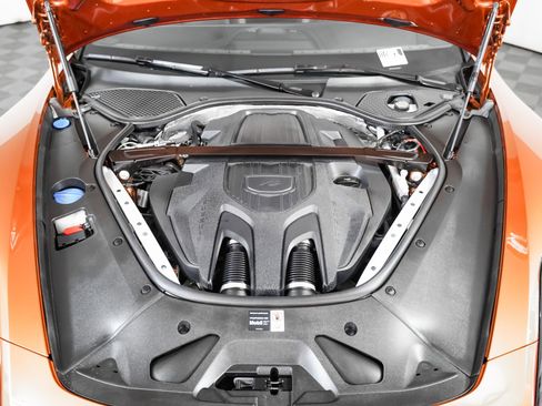 Certified 2025 Porsche Panamera image 13