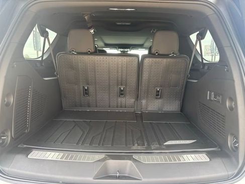 New 2026 Chevrolet Suburban RST image 10