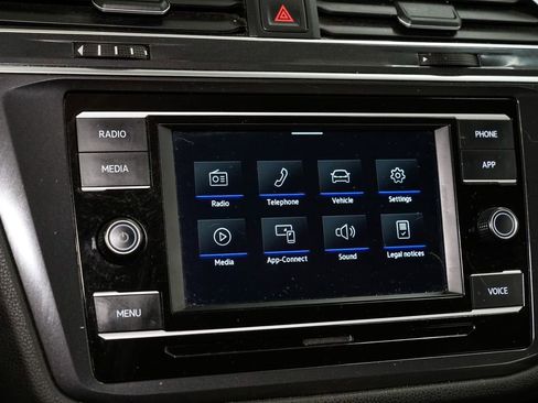 Used 2022 Volkswagen Tiguan S image 15