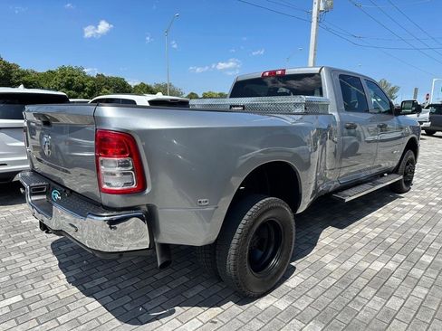 Used 2022 RAM 3500 Tradesman w/ Chrome Appearance Group AWD/4WD image 10
