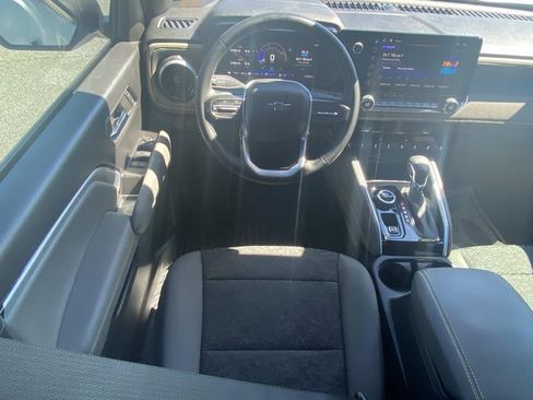 Used 2024 Chevrolet Colorado ZR2 w/ Technology Package image 15