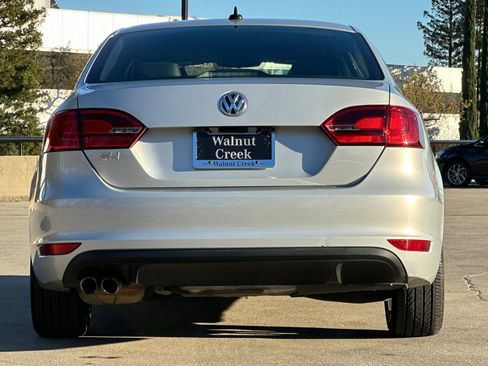 Used 2013 Volkswagen Jetta GLI image 9