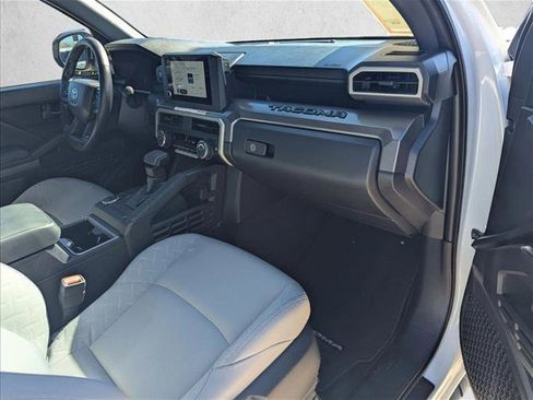 Certified 2025 Toyota Tacoma SR5 image 19