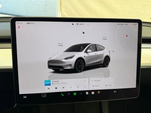 Used 2023 Tesla Model Y Long Range AWD/4WD image 18