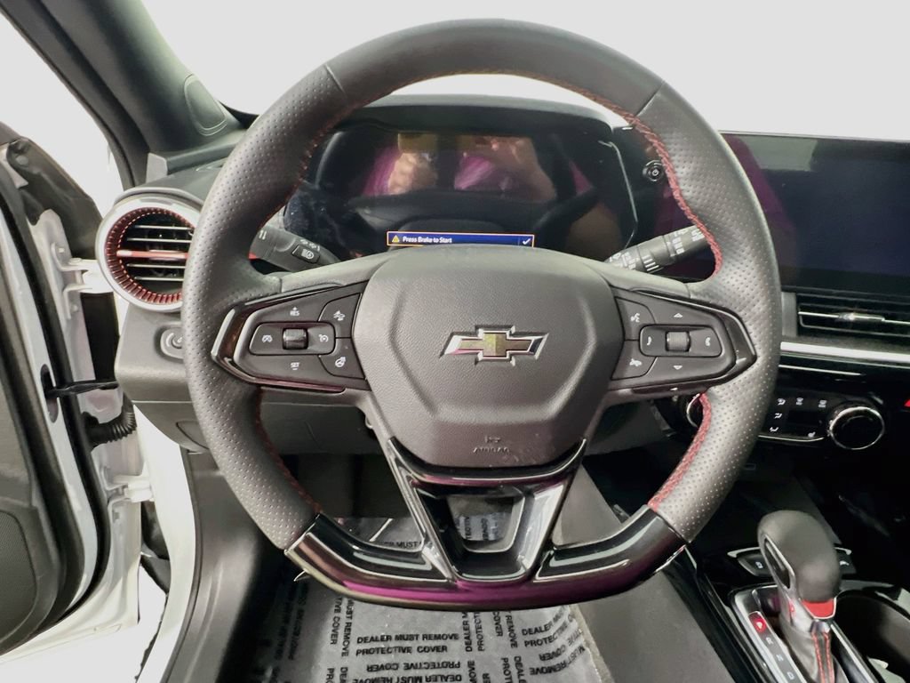 Used 2025 Chevrolet Trax RS w/ Sunroof Package FWD image 10