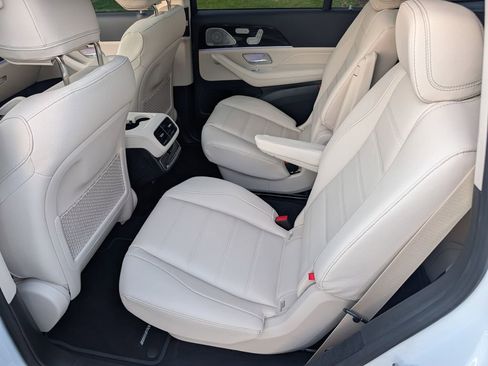 Used 2026 Mercedes-Benz GLS 450 4MATIC image 19