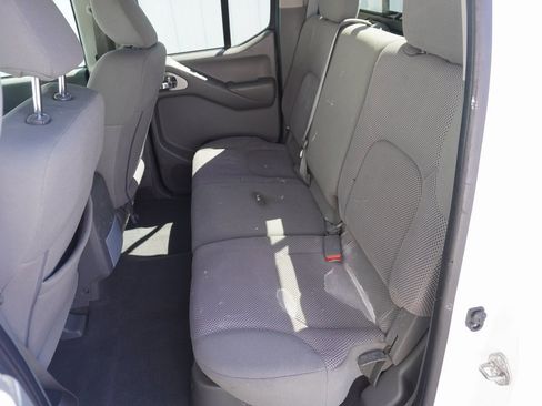 Used 2019 Nissan Frontier SV image 25