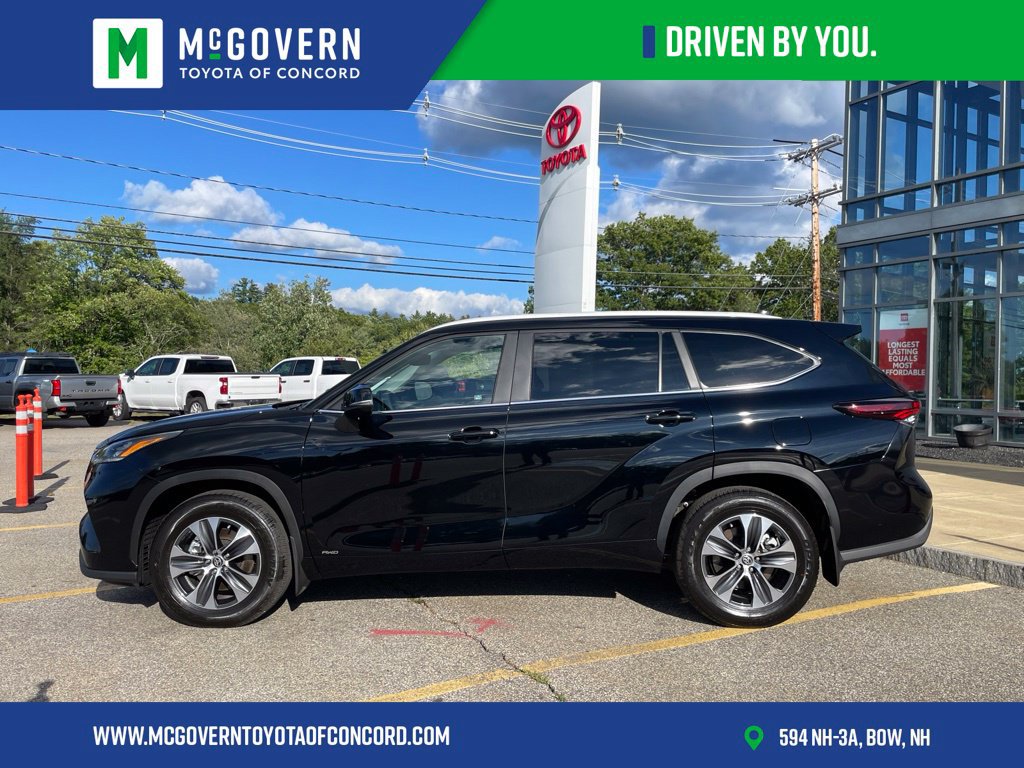Used 2026 Toyota Highlander XLE AWD/4WD image 2