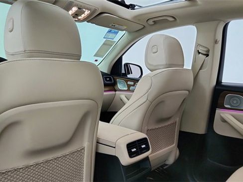 Used 2025 Mercedes-Benz GLE 350 4MATIC w/ AMG Line Exterior image 30