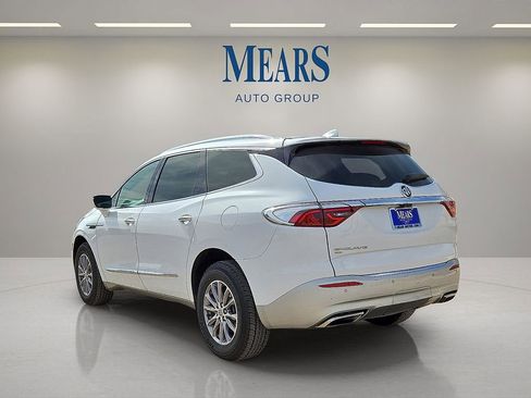 Used 2024 Buick Enclave Premium image 3