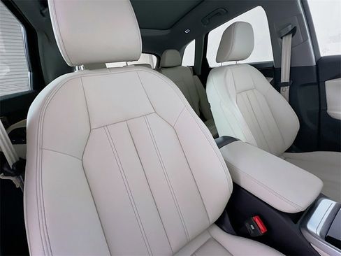 New 2025 Audi Q5 Premium Plus image 26
