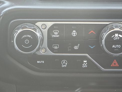 Used 2020 Jeep Wrangler Unlimited Rubicon w/ LED Lighting Group AWD/4WD image 15