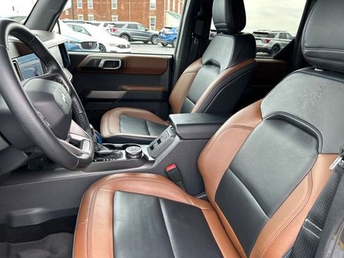 Used 2021 Ford Bronco Outer Banks w/ Sasquatch Package AWD/4WD image 4